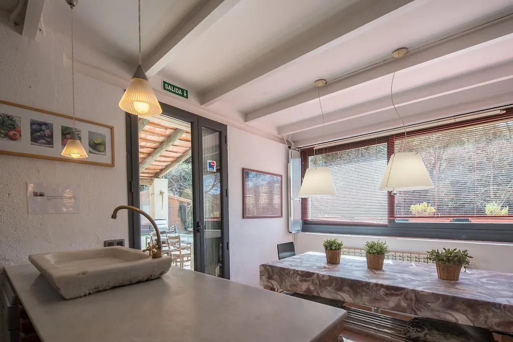 Masia Can Pau De La Rosa Guest House Canyamas